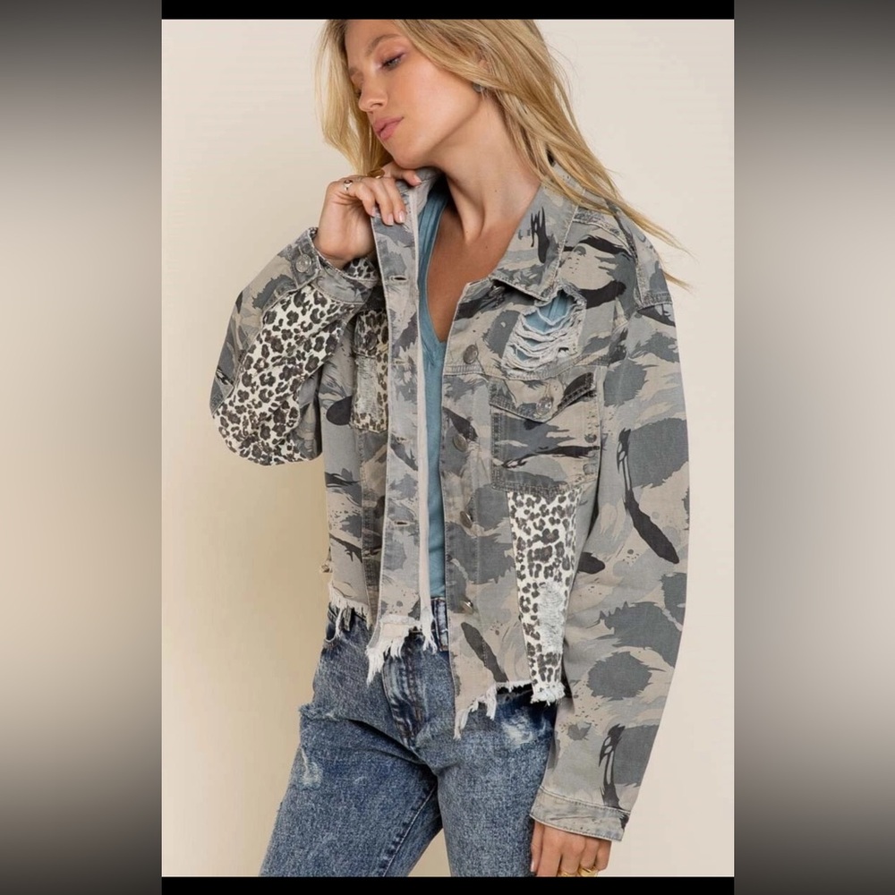 POL Distressed Camo Leopard Patchwork Denim Jacke… - image 11